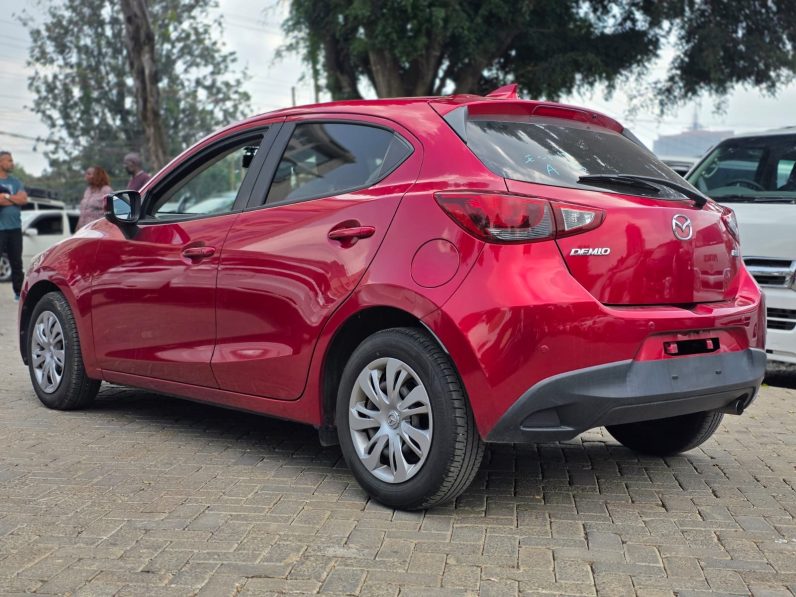 
								Mazda Demio full									