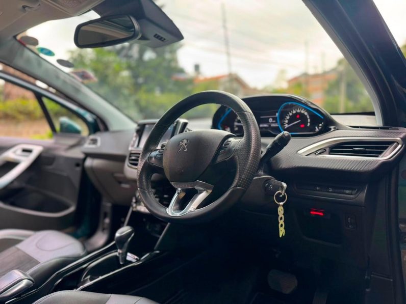 
								Peugeot 2008 full									