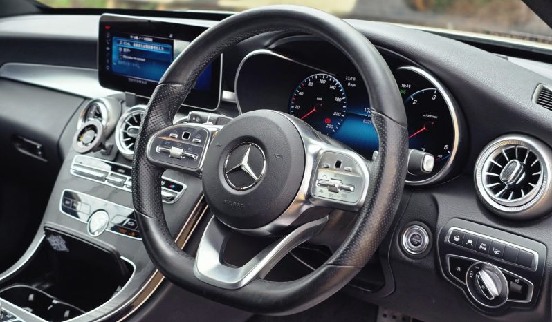 
								Mercedes Benz C220d AMG Line full									