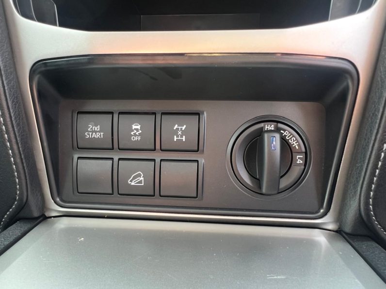 
								Toyota Land Cruiser Prado TXL full									