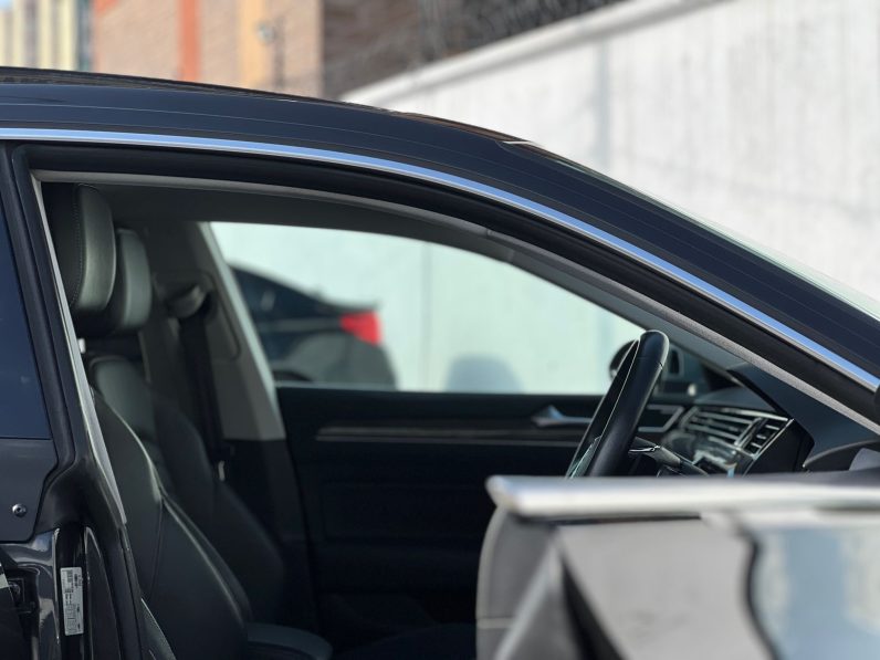 
								Volkswagen Arteon full									