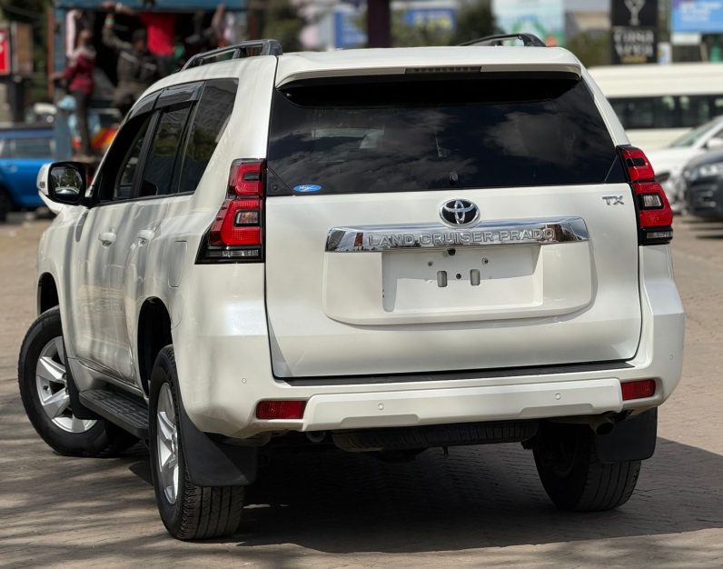 
								Toyota Land Cruiser Prado TXL full									