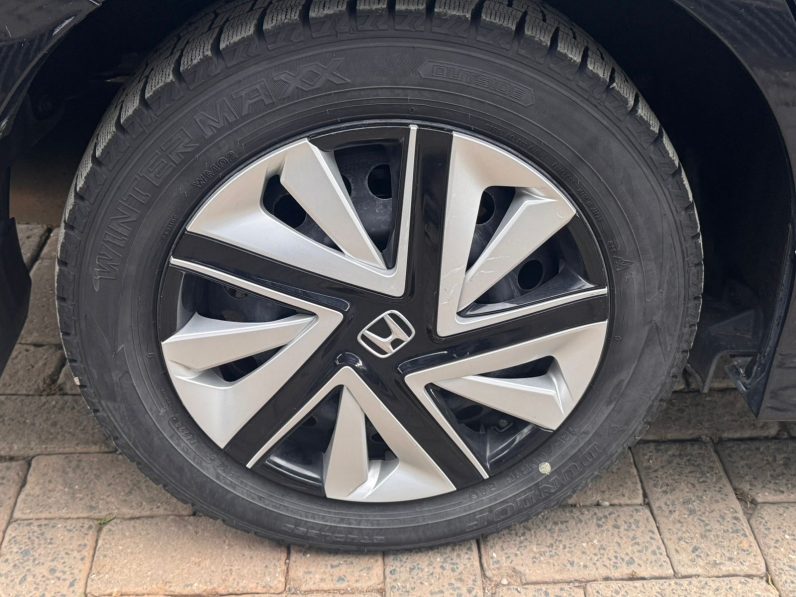 
								Honda Fit Shuttle full									