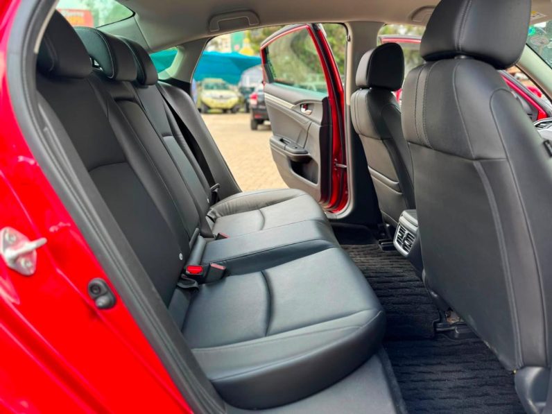 
								Honda Civic Sport full									