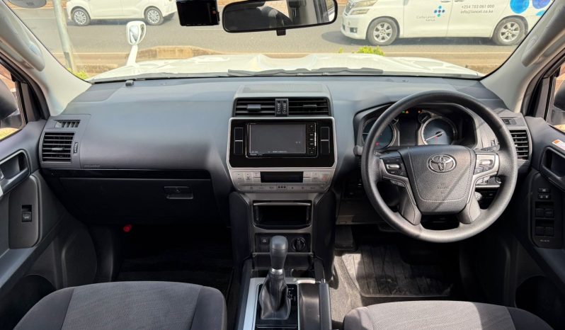 
								Toyota Land Cruiser Prado TXL full									
