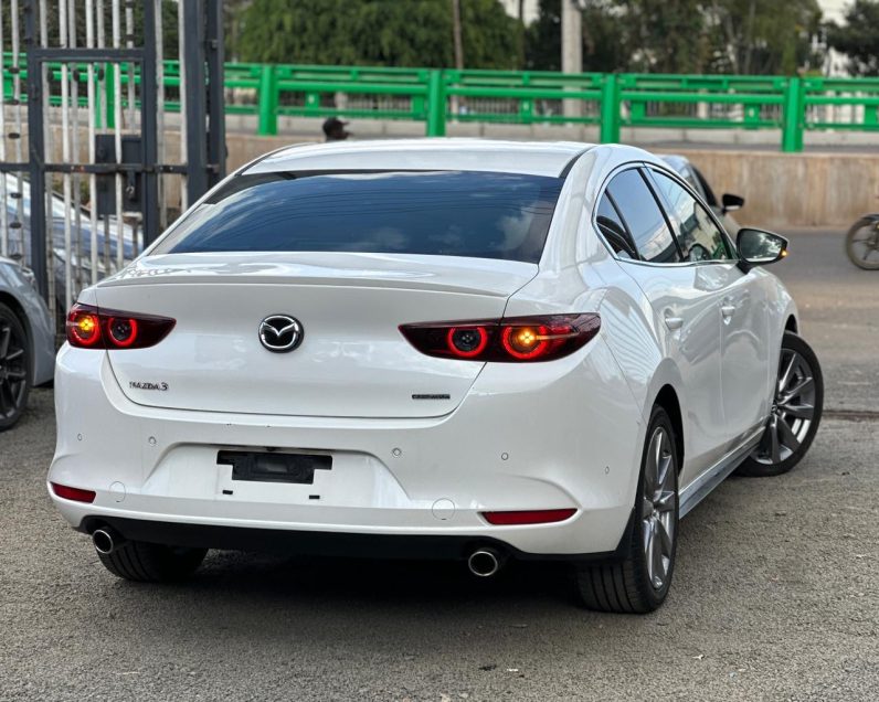 
								Mazda 3 full									