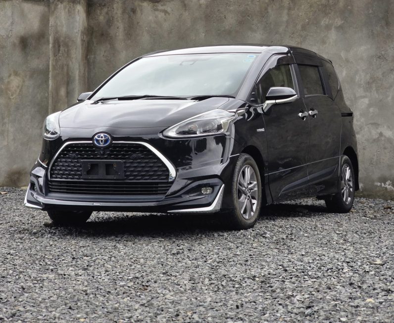 
								Toyota Sienta full									