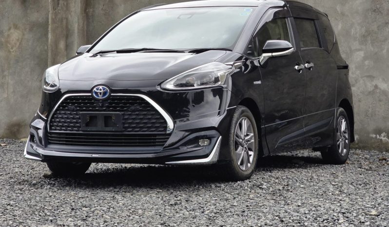 
								Toyota Sienta full									
