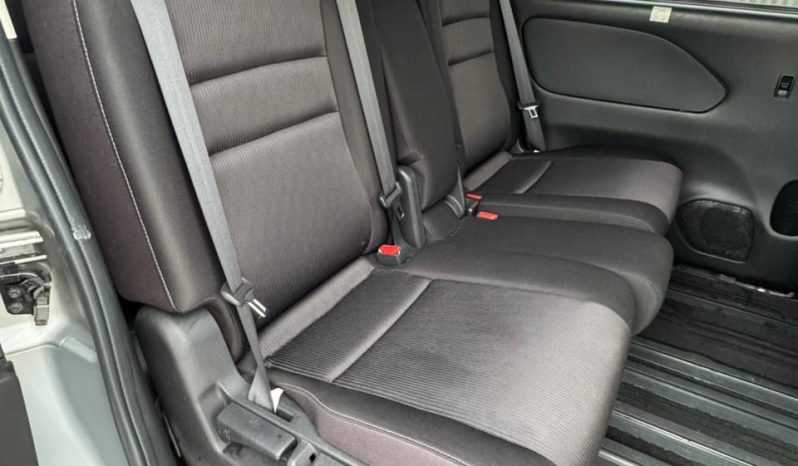 
								Nissan Serena full									