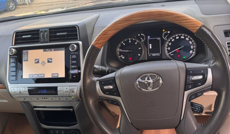 
								Toyota Land Cruiser Prado TXL full									