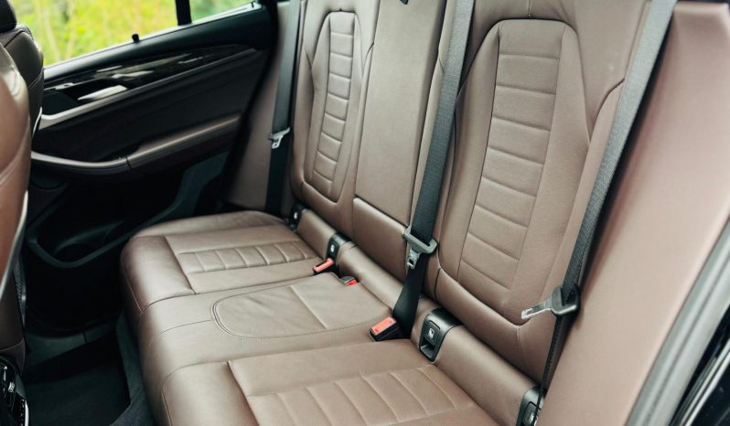 
								BMW X3 full									