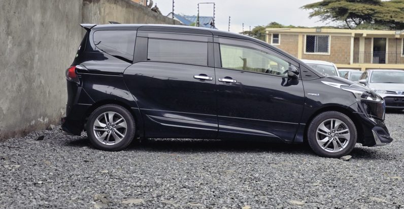 
								Toyota Sienta full									