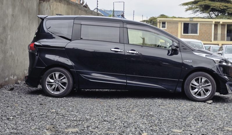 
								Toyota Sienta full									