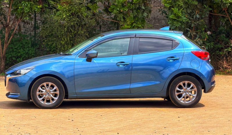 
								Mazda 2 full									