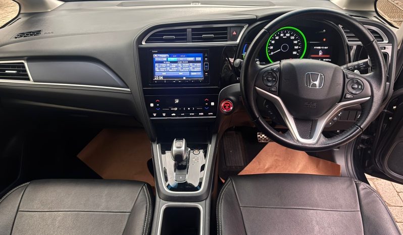 
								Honda Fit Shuttle full									