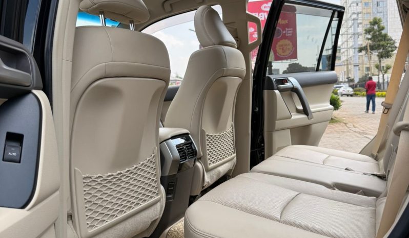 
								Toyota Land Cruiser Prado TXL full									