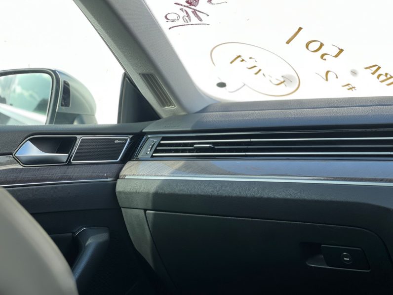 
								Volkswagen Arteon full									