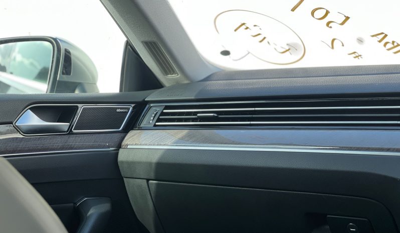 
								Volkswagen Arteon full									