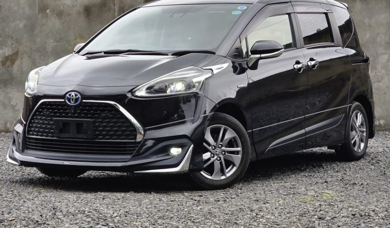 
								Toyota Sienta full									