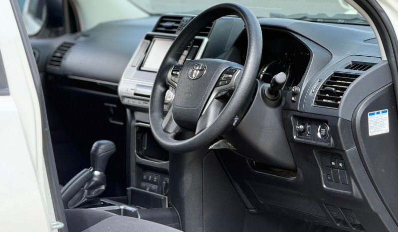 
								Toyota Land Cruiser Prado TXL full									