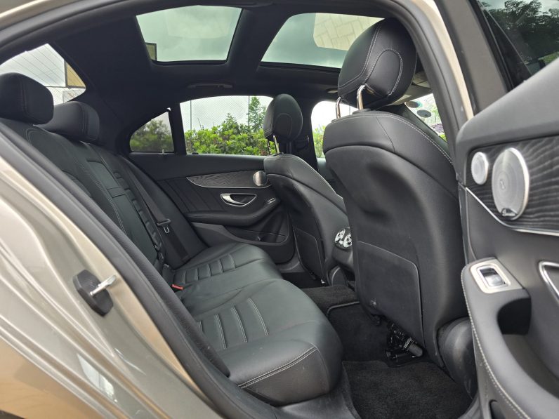 
								Mercedes Benz C220d AMG Line full									
