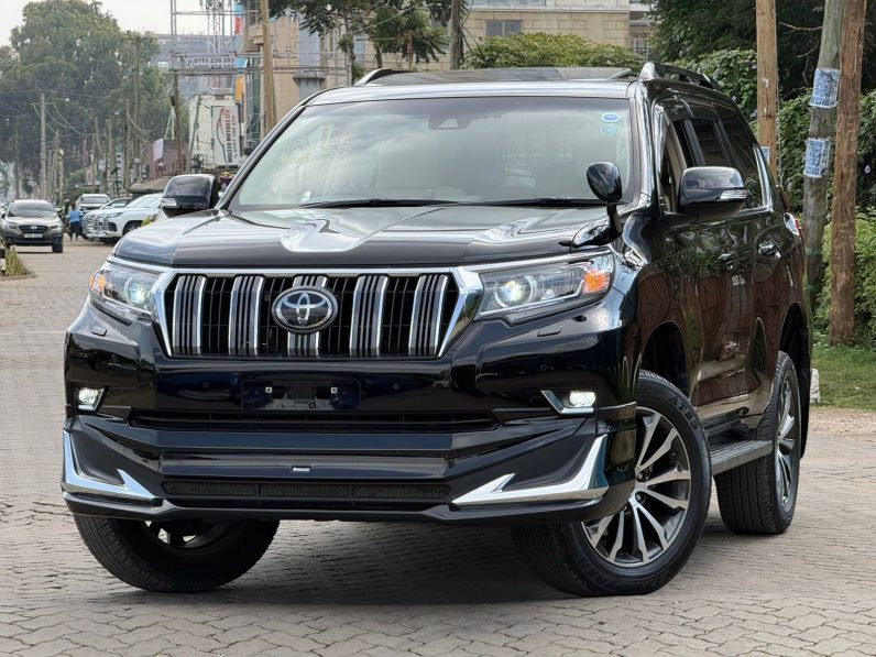 
								Toyota Land Cruiser Prado TXL full									
