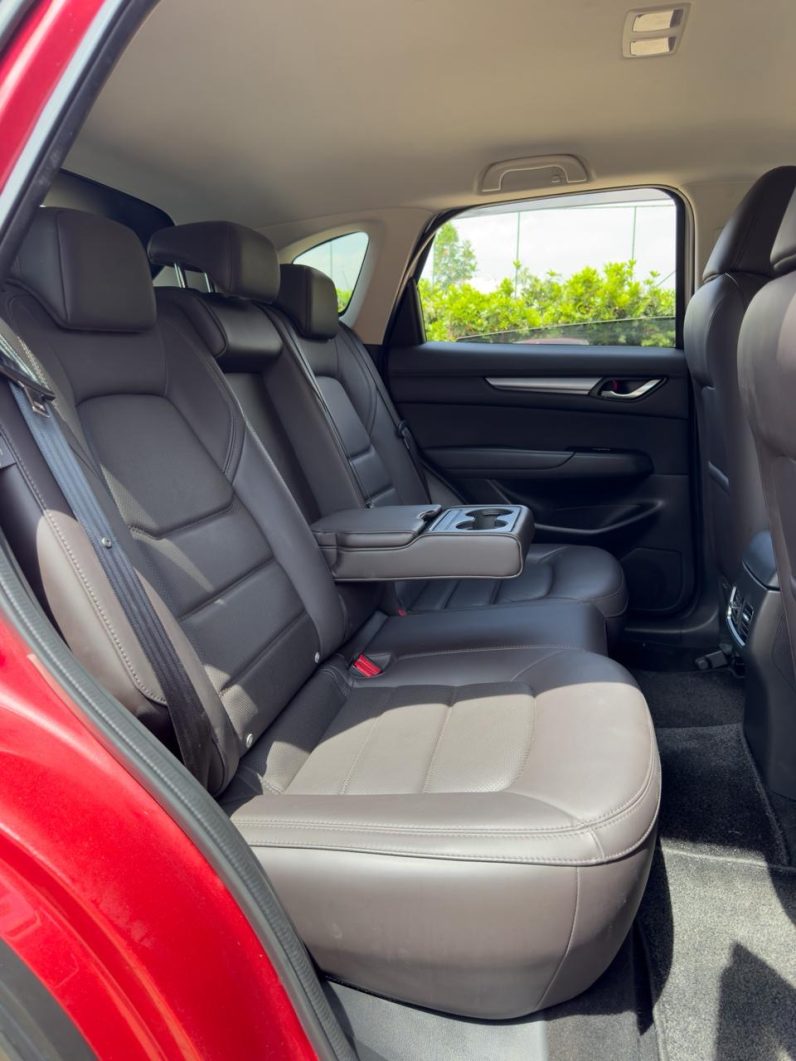 
								Mazda CX-5 full									