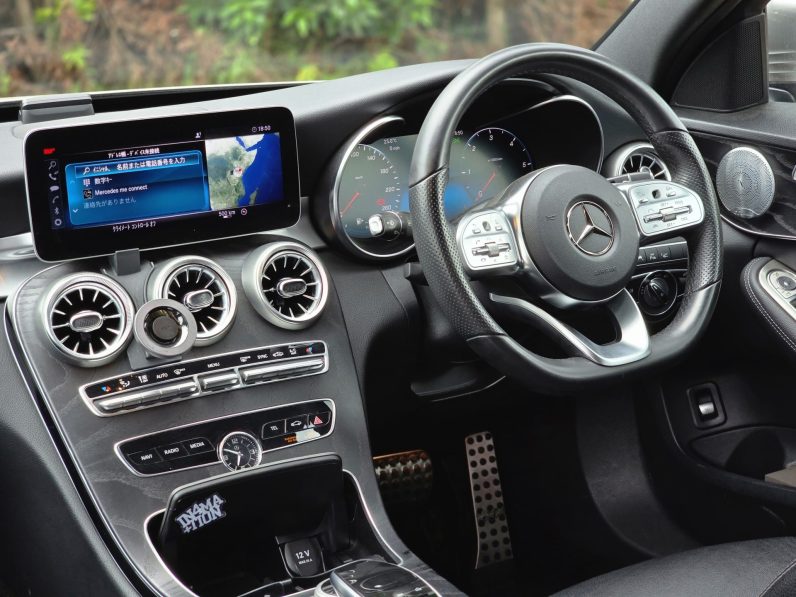 
								Mercedes Benz C220d AMG Line full									