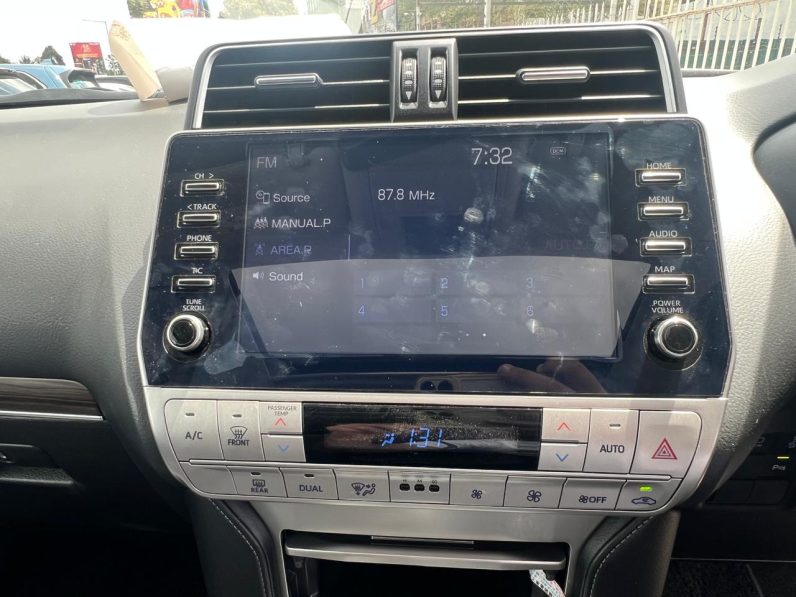 
								Toyota Land Cruiser Prado TXL full									