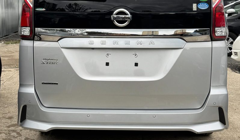 
								Nissan Serena full									