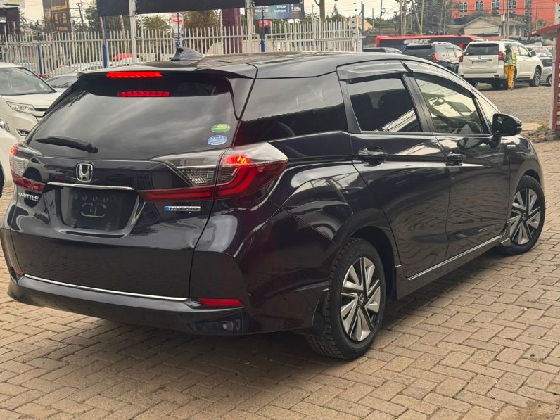 
								Honda Fit Shuttle full									