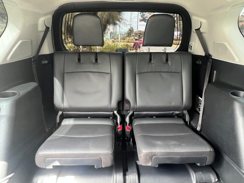 
								Toyota Land Cruiser Prado TXL full									