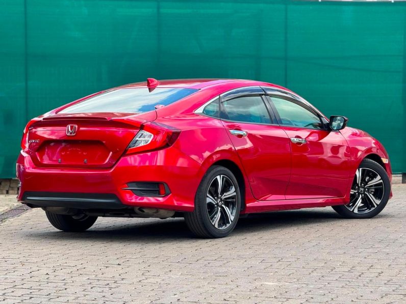 
								Honda Civic Sport full									