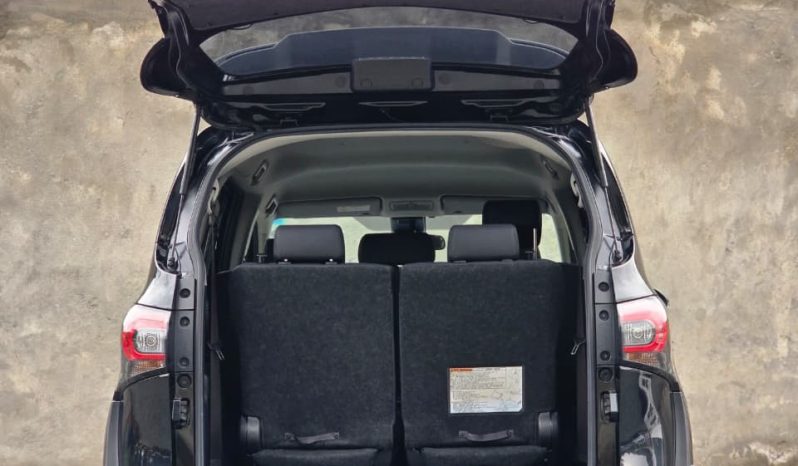 
								Toyota Sienta full									