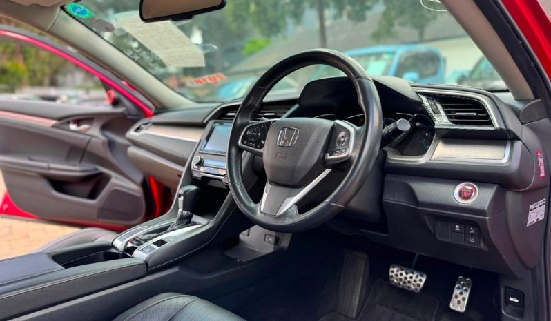 
								Honda Civic Sport full									