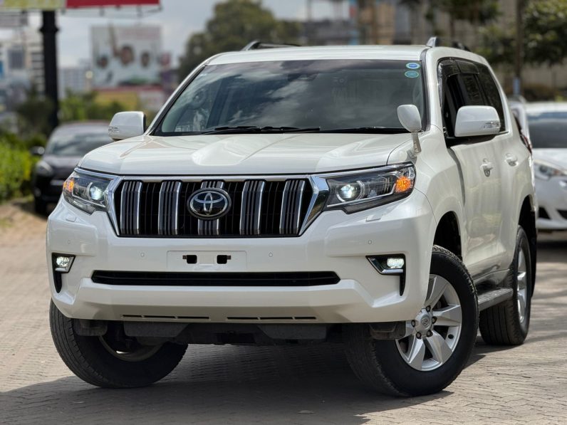 
								Toyota Land Cruiser Prado TXL full									