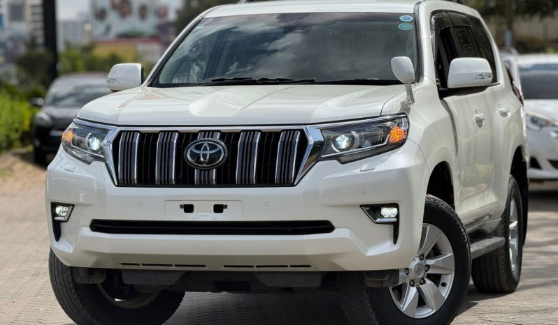 
								Toyota Land Cruiser Prado TXL full									