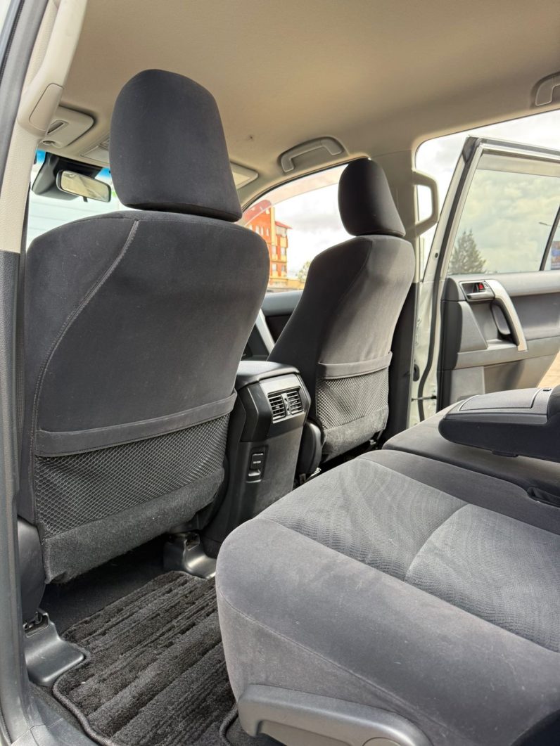 
								Toyota Land Cruiser Prado TXL full									