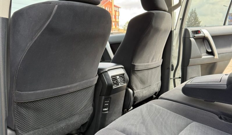 
								Toyota Land Cruiser Prado TXL full									