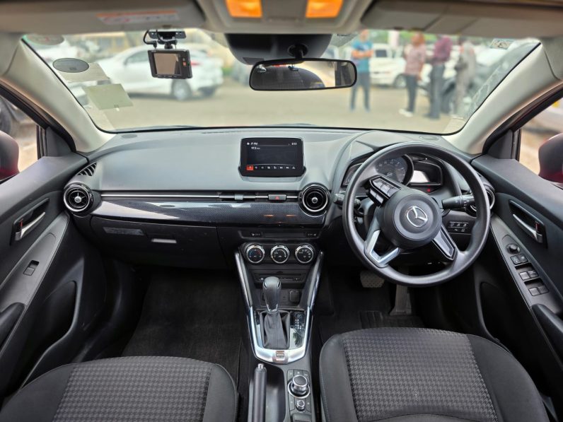 
								Mazda Demio full									