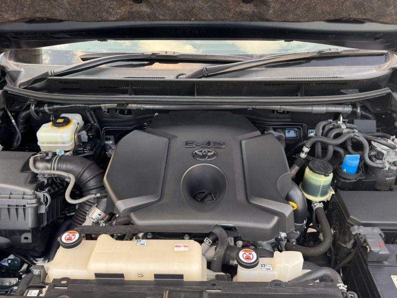 
								Toyota Land Cruiser Prado TXL full									