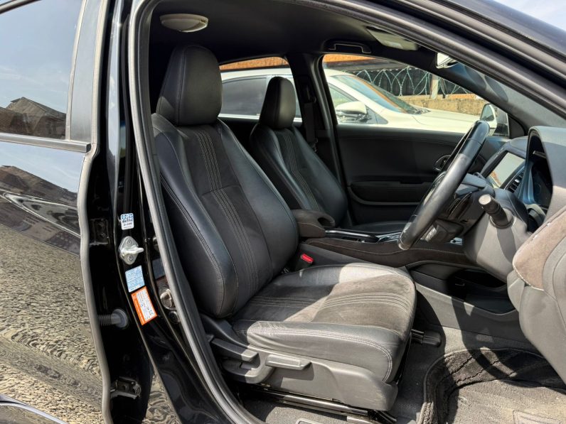 
								Honda Vezel RS full									