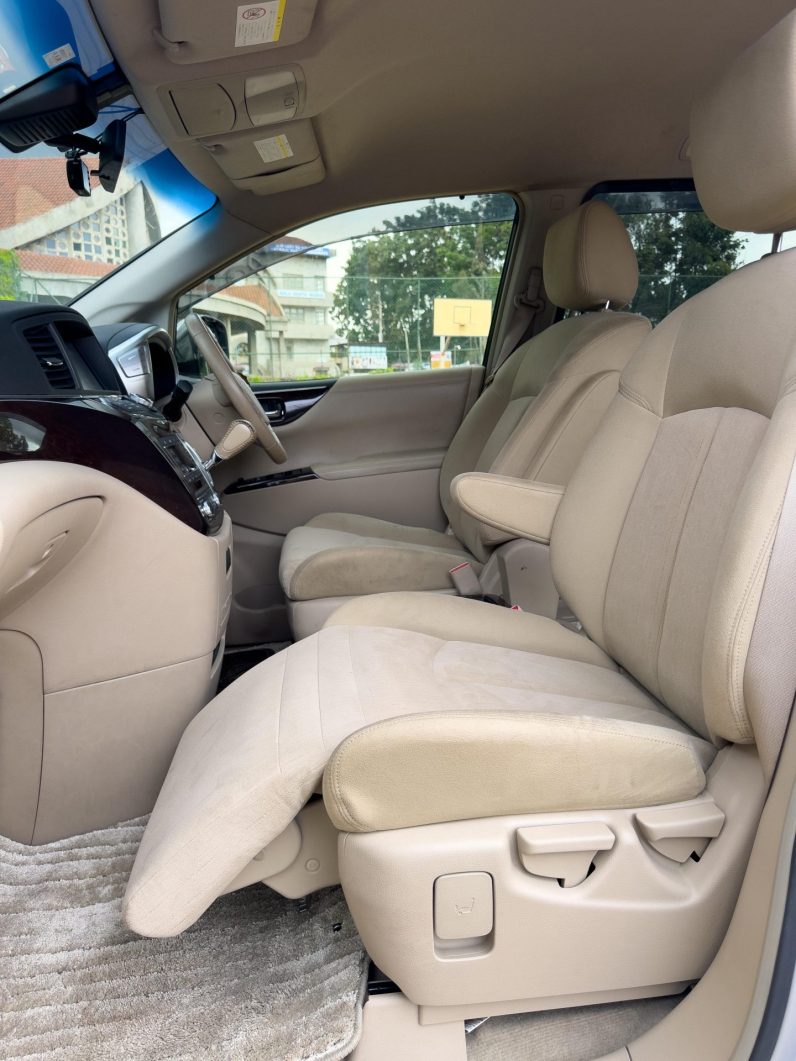 
								Nissan Elgrand full									