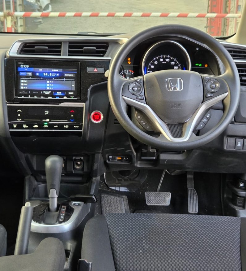 
								Honda Fit full									
