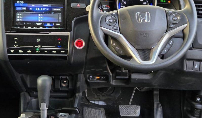 
								Honda Fit full									