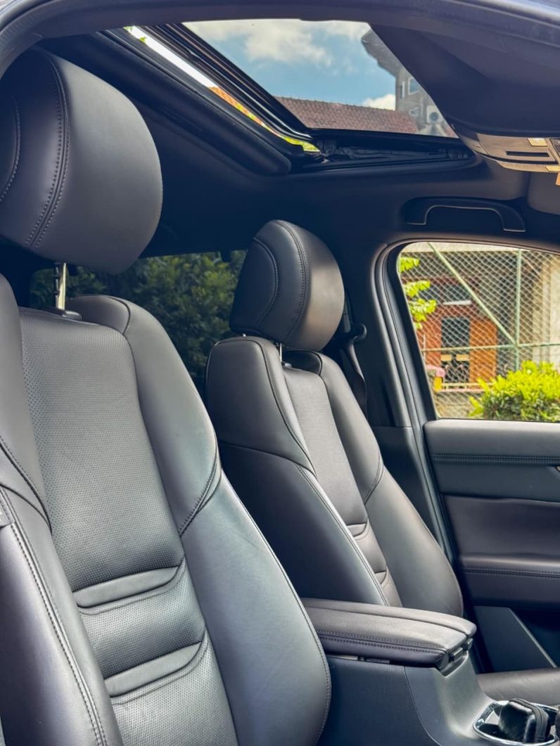 
								Mazda CX-8 full									