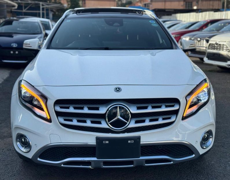 
								Mercedes Benz GLA220 full									