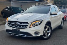 Mercedes Benz GLA220