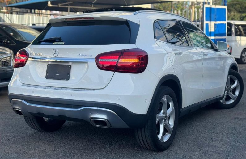 
								Mercedes Benz GLA220 full									