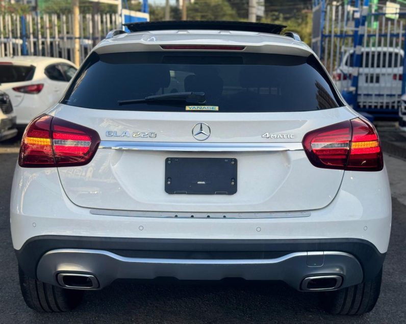 
								Mercedes Benz GLA220 full									